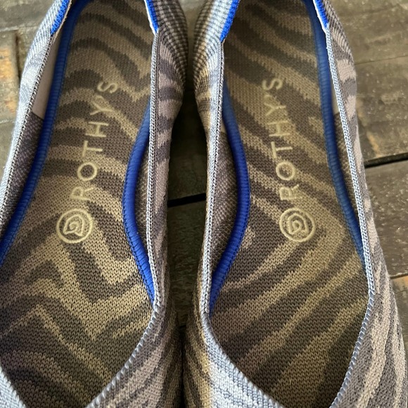 Rothy’s The Point Gray Zebra Shoes Slip On Flat Women’s Size 9 - Picture 3 of 12